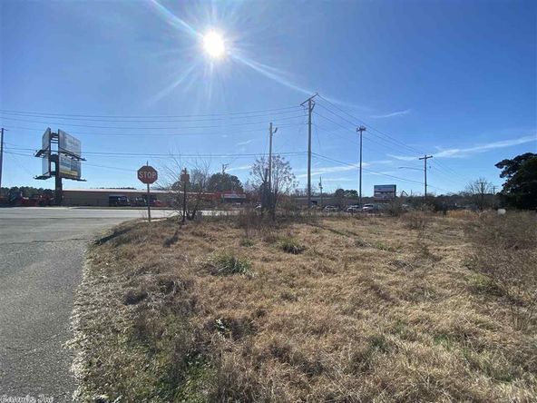 2350 E Oak St, Conway, AR 72032